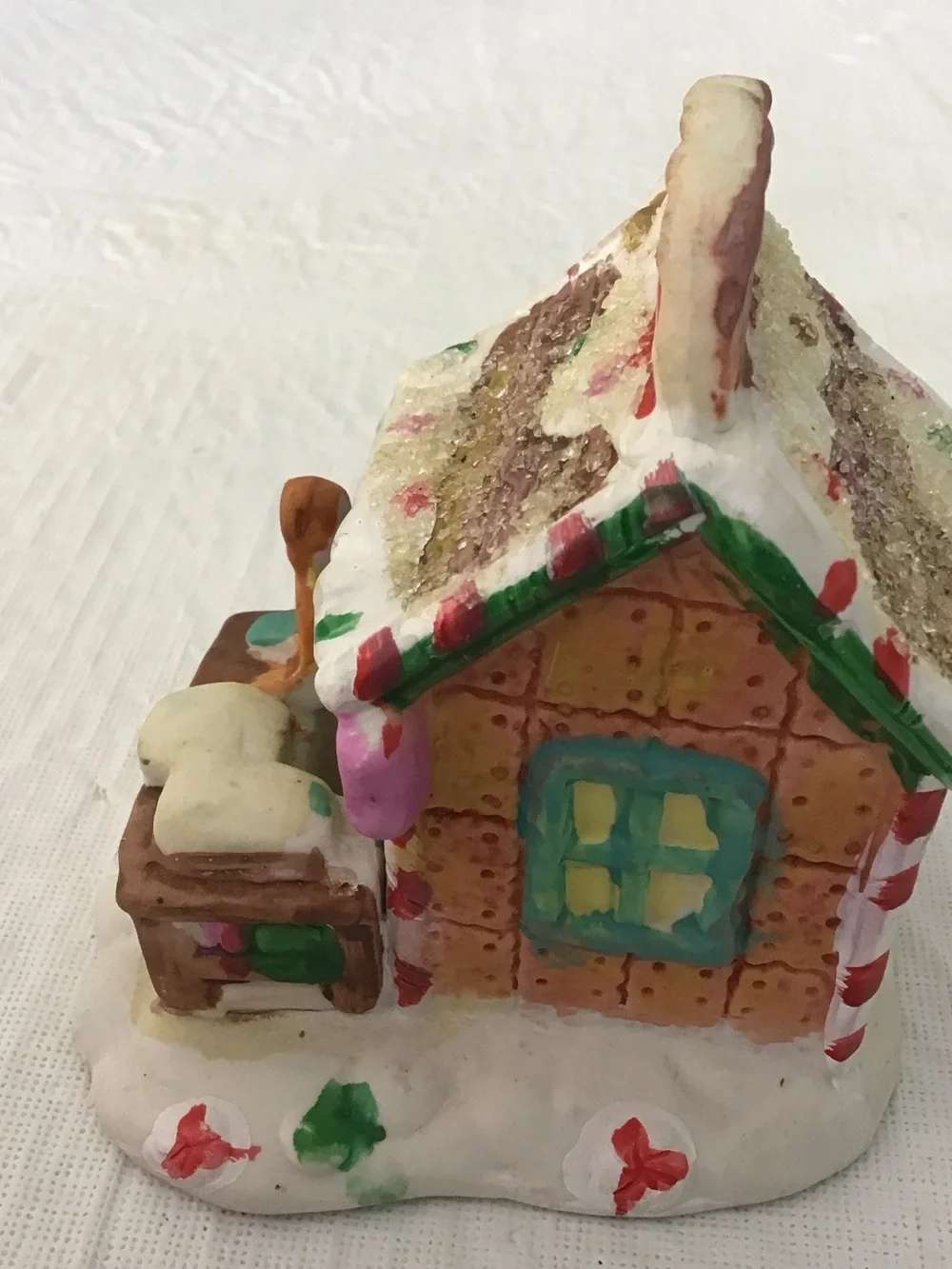 Festive Gingerbread Newsstand Holiday Figurine - White & Red Accents 2005  ##